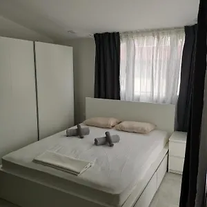 https://skg-central-deluxe-studios.hotelschalkidiki.net