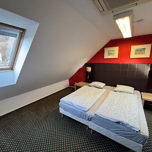 Excellent In Center 5 Min Walk From The Colonnade Apartament